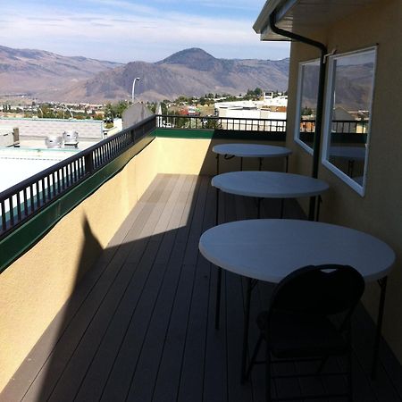 Days Inn By Wyndham Kamloops Bc Exterior photo