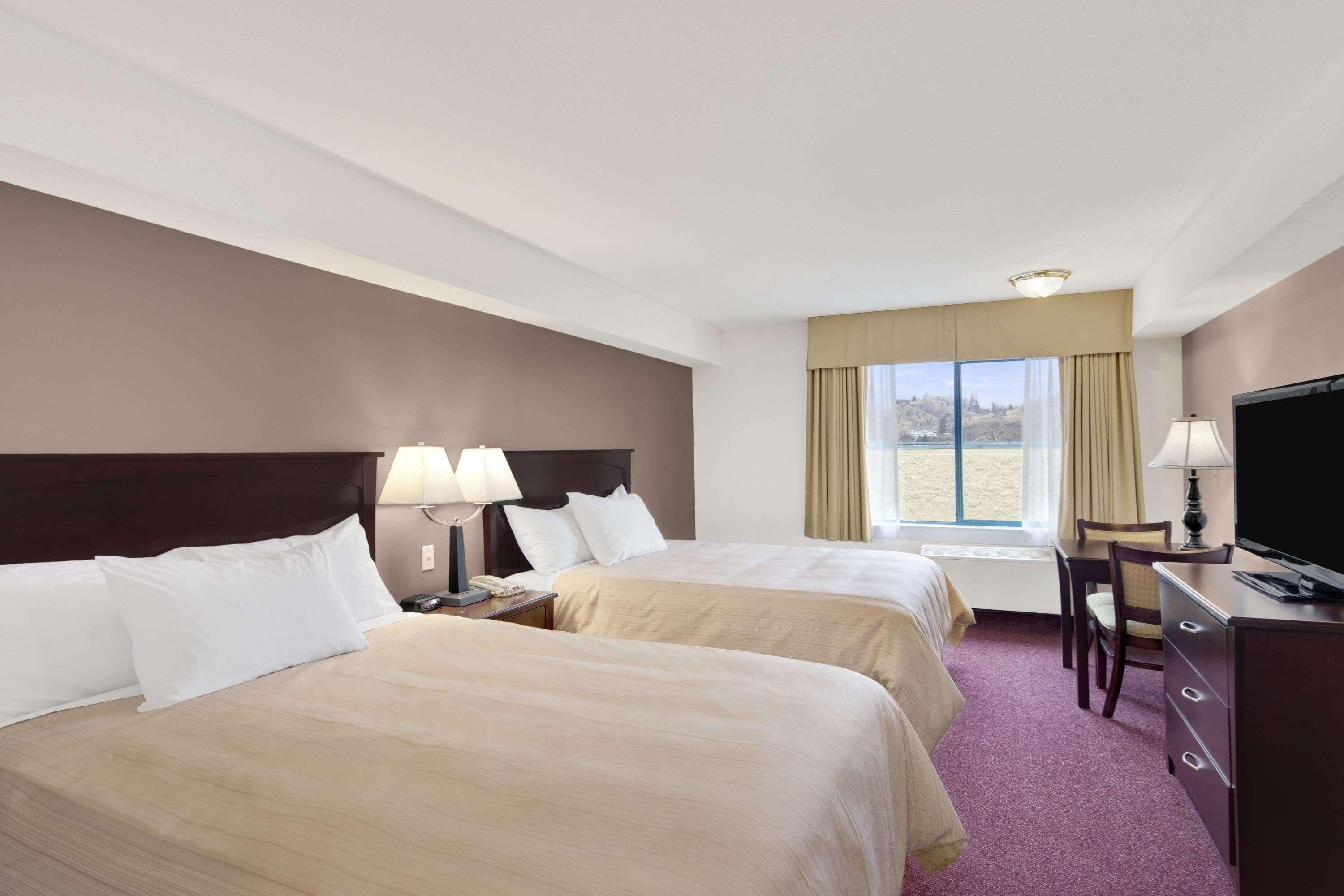 Days Inn By Wyndham Kamloops Bc Exterior photo