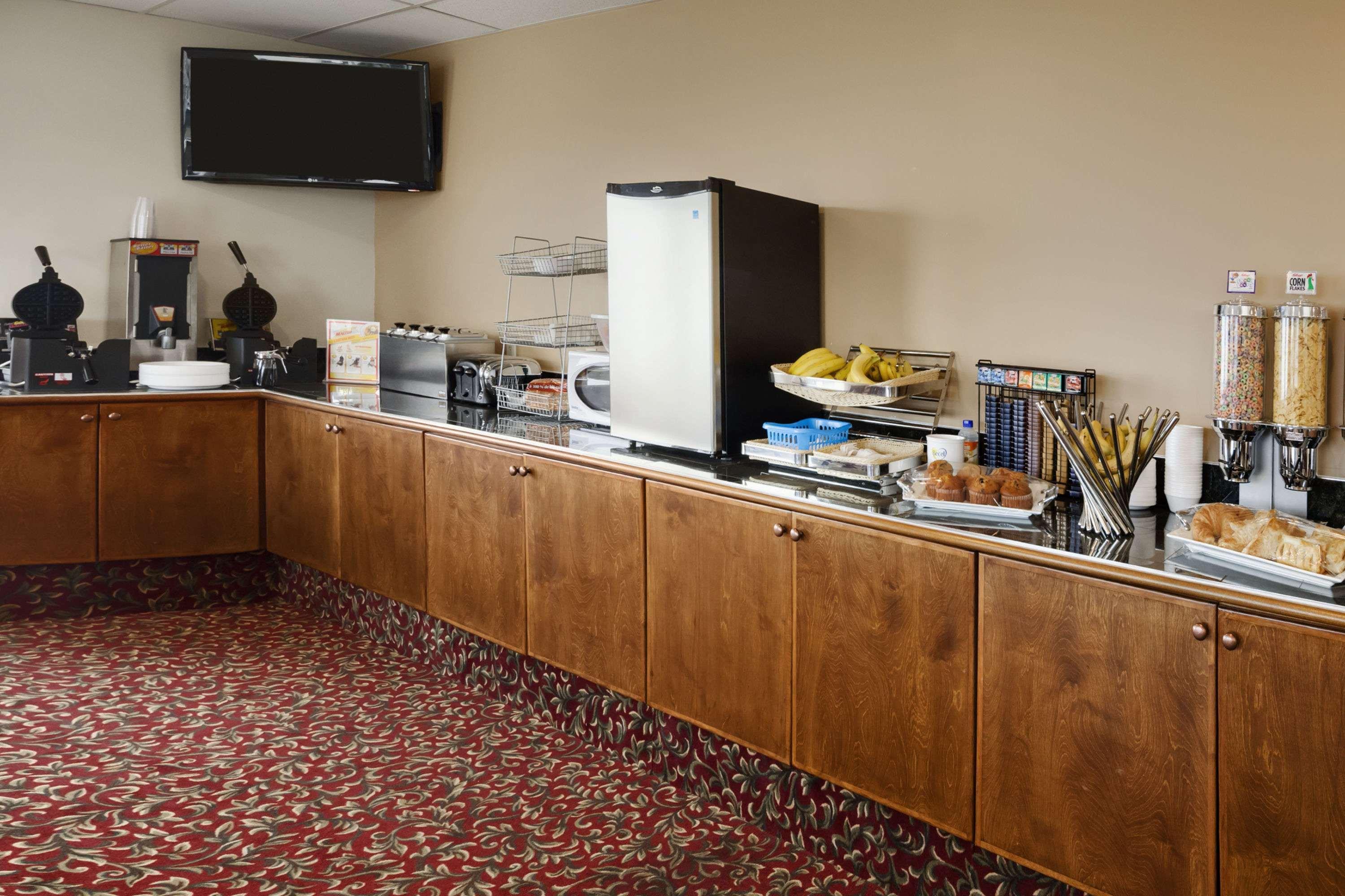 Days Inn By Wyndham Kamloops Bc Exterior photo