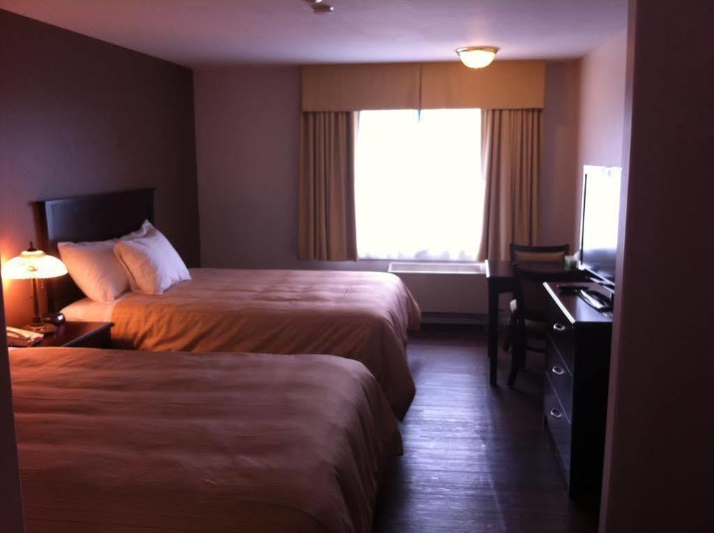Days Inn By Wyndham Kamloops Bc Exterior photo